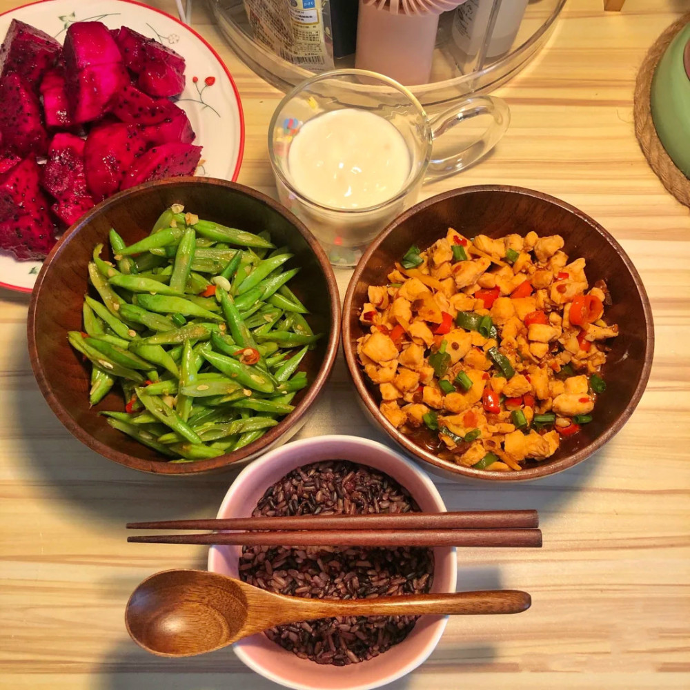 30岁女人的精致晚餐每顿不超10块钱网友太会过日子了