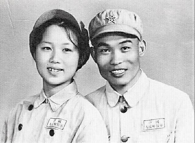 张英才 田勤芳自古都有"美女配英雄"之说,"兵王"张英才的夫人田勤芳就