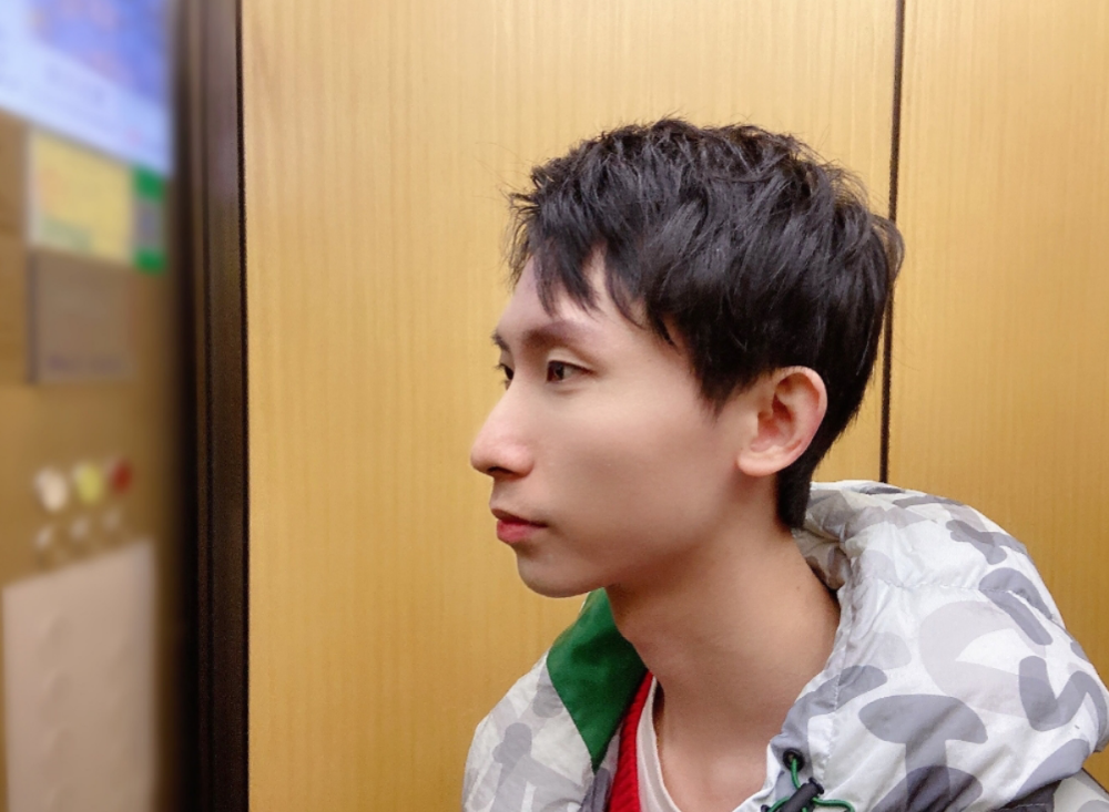 AG新队服惹梦泪哽咽：AG超玩会永远是你六点六的家。