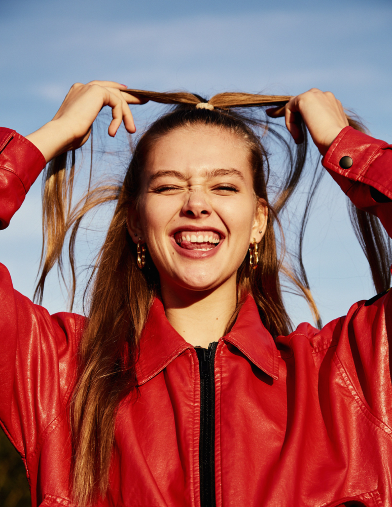 追八卦|21岁英国甜心撩倒无数网友,还成"史上最美反派"?