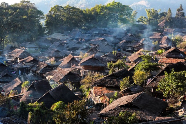 佤寨翁丁化为灰烬之余：生活世界与建筑物是互相依存的关系_腾讯新闻