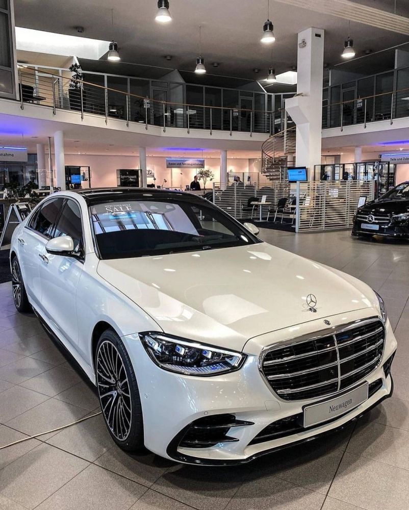 全新奔驰s级实车 白色的很大气_腾讯新闻