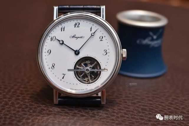 因简单而纯粹宝玑5367超薄陀飞轮腕表