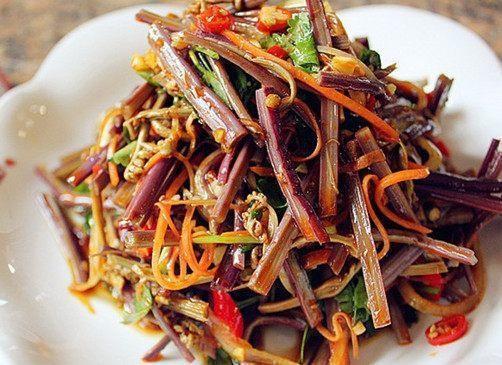 美食推荐 小拌蕨菜 凉拌鸡爪 白辣椒炒腊肉 大葱炒猪肉 腾讯新闻