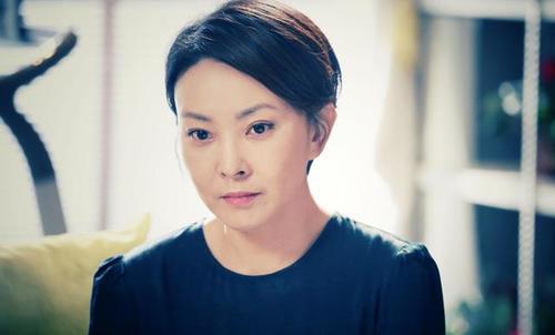 她是张嘉译的前妻离婚后爱上孙红雷今44岁美得像20岁少女