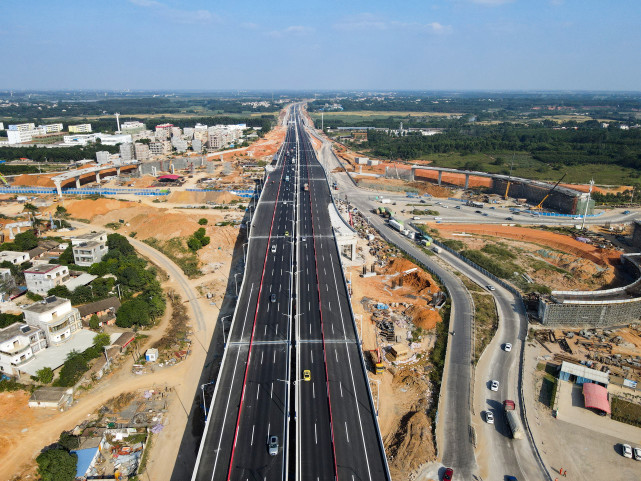 如果看过龙港新区的交通规划的朋友可能会注意到,向海大道其实不只是