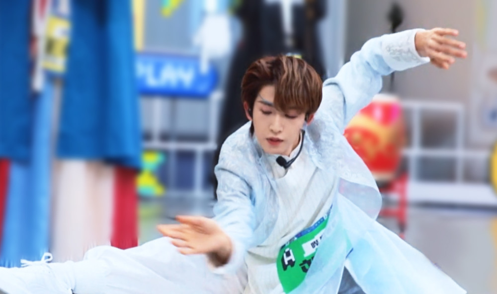 《创造营2021》二创舞台:刘宇国风绝美,韩佩泉带跑全场画风_腾讯新闻