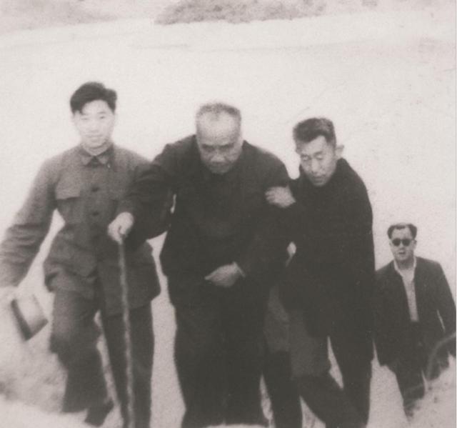 1983年朱老总的孙子被枪毙,康克清对此说:王子犯法,与庶民同罪_腾讯