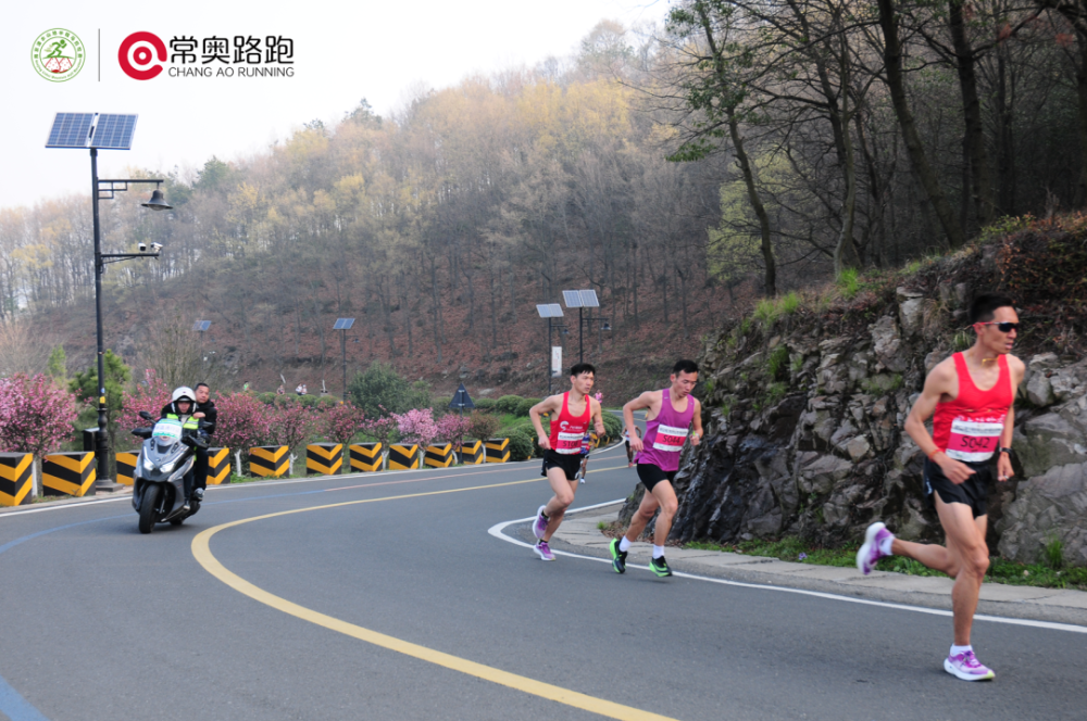 國內首馬美溧開跑程乾育吳冰分獲男女冠軍