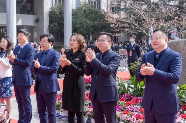 在笑与泪中成长南京一中成人仪式太走心