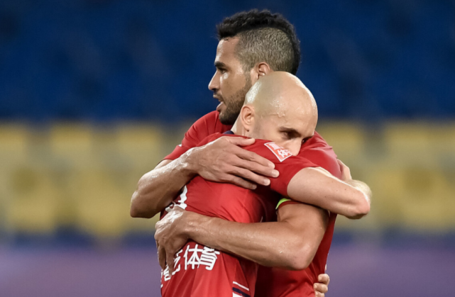 晚上18点 中超重磅互换交易诞生 申花赚翻了 签4人一分未花 腾讯新闻