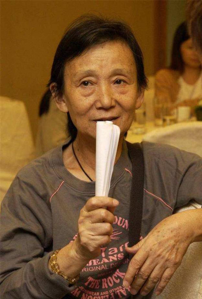 从时间节点上来看,刘立立和学长董今狐相识,是在60年代以前,毕竟