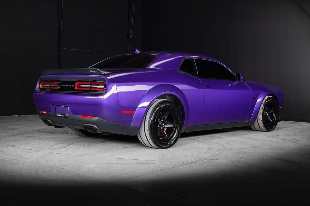 道奇挑战者srt恶魔