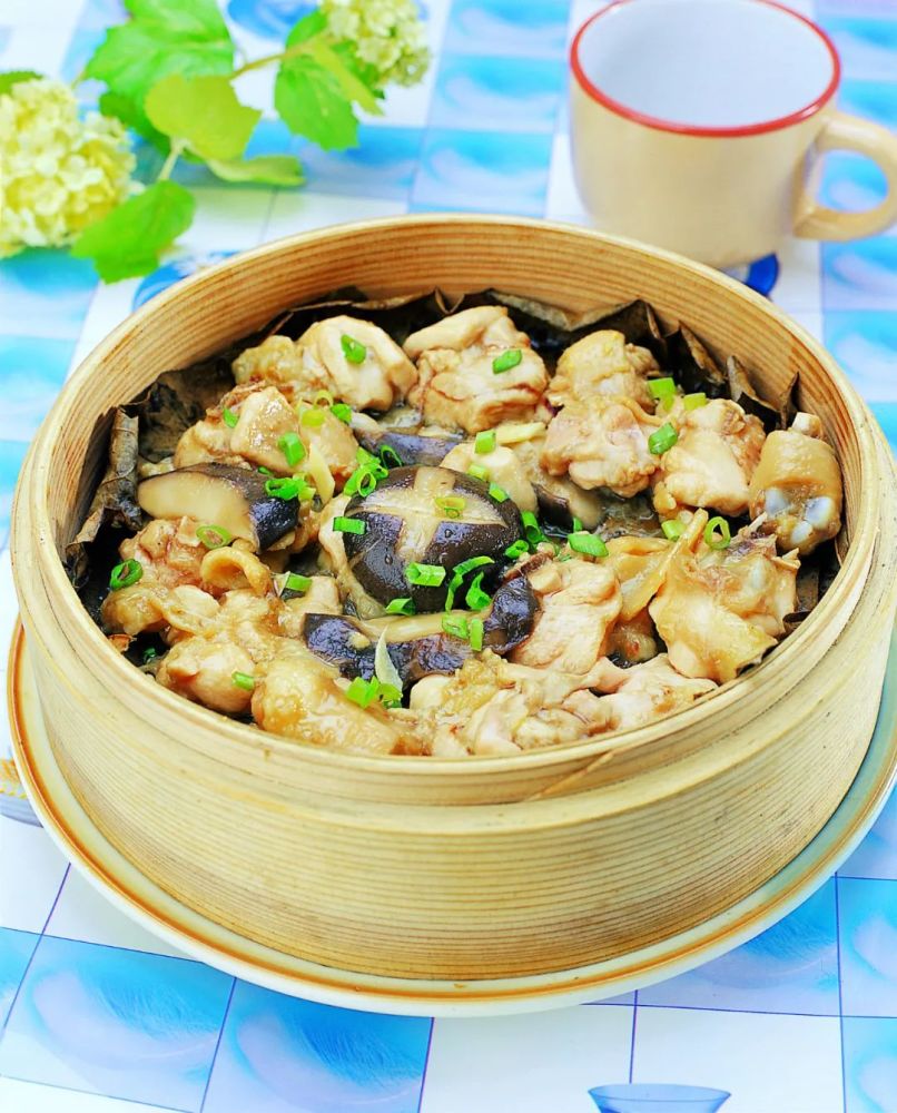 材料备好新主妇也能做出好吃的北菇蒸滑鸡