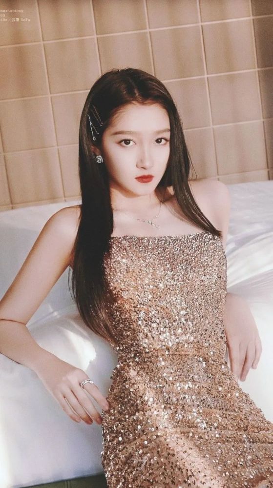 爱豆壁纸|国民闺女关晓彤壁纸系列