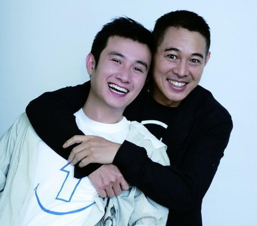 李连杰和文章合作的三部电影,其中一次扮演父子,情节感人至深