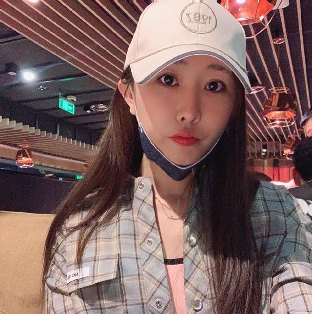 520一小时的女陪玩长啥样看到素颜网友提出特殊要求也不满足