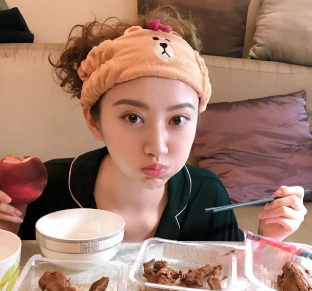 32岁景甜双眼皮埋线拆了司藤上线惊艳到观众颜值爱了爱了