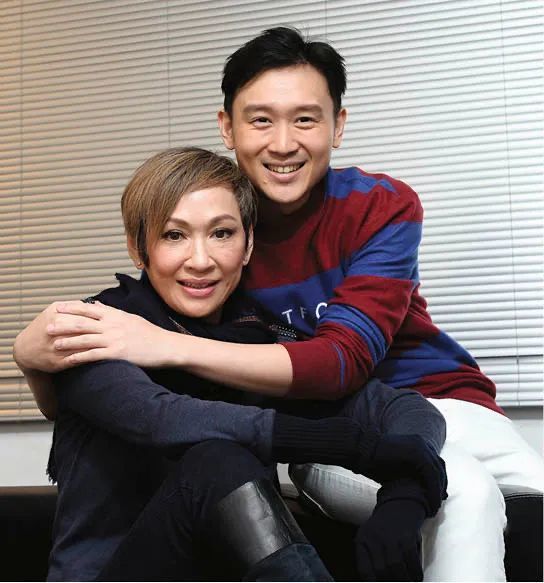 不过余安安和李万祺还是在结婚16年时,选择结束了这一段婚姻.