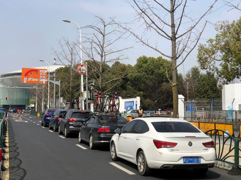 去世博滨江踏青停车竟等了半小时一旁空闲的单位车库能否共享停车