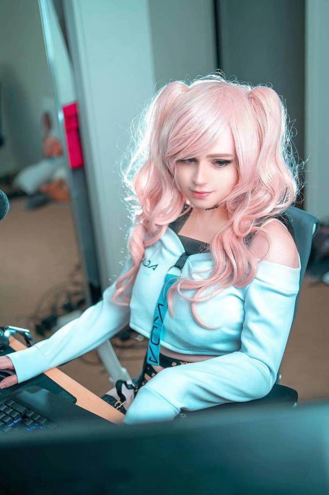 诱惑,网友纷纷喊老婆|情人节|sneaky|英雄联盟|957|女装大佬|职业选手