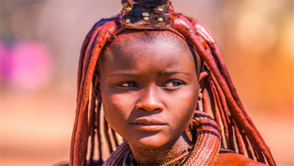非洲最神秘的原始部落,女孩无需穿衣,夏天防晒令人感到意外