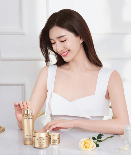 梁贤占聊代言江疏影代言兰蔻白皙肌肤搭配迷人双眼