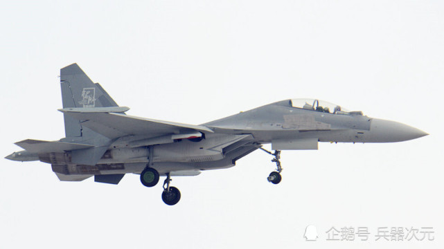 智能化歼16亮相装备新型发动机或为六代机做准备