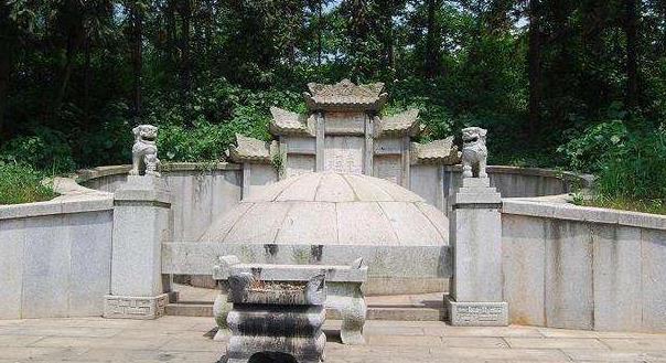 曾国藩墓被炸开考古队看了一眼急忙退出并施工永久封闭墓室