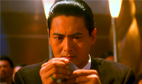 陈强尼也出演过电影,42岁时在电影《赌王之王》中客串了"陈强尼"一角