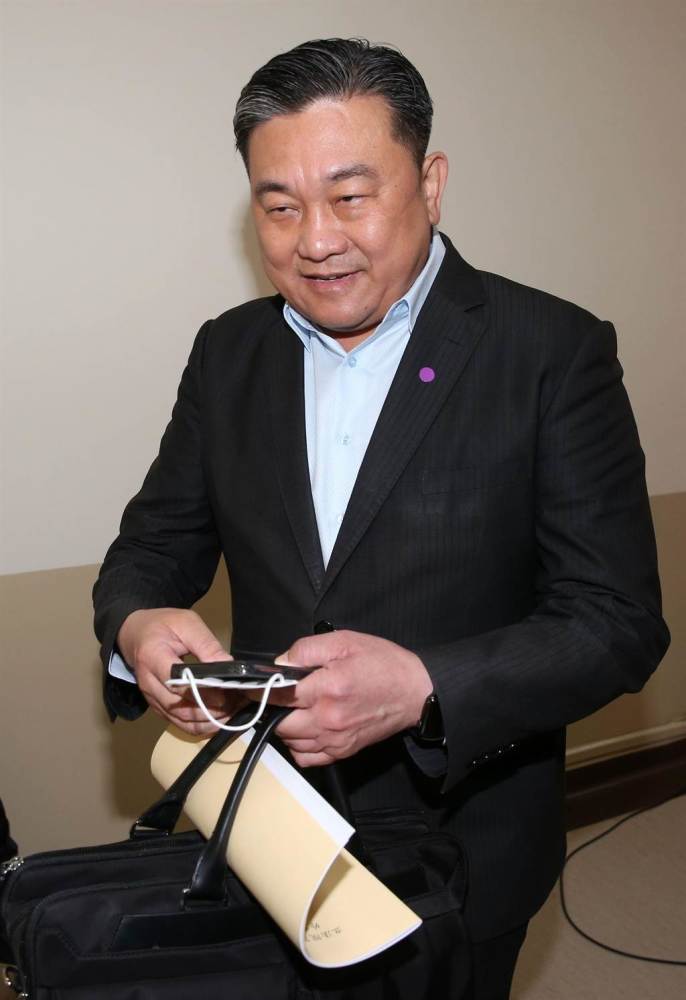 王定宇:分租一月8000元新台币,还是很贵_腾讯新闻