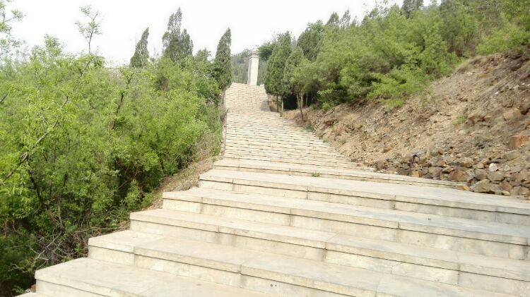 山沟沟里的马氏始祖河北邯郸紫山马服君赵奢墓马氏文化园