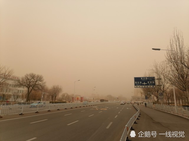 天津迎大风沙尘吹成了这样