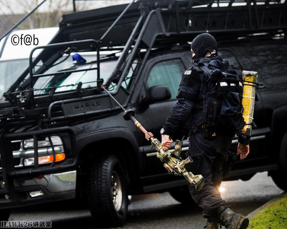 近日,美国海军陆战队第11远征部队第1营,在加利福尼亚州二十九棕榈树