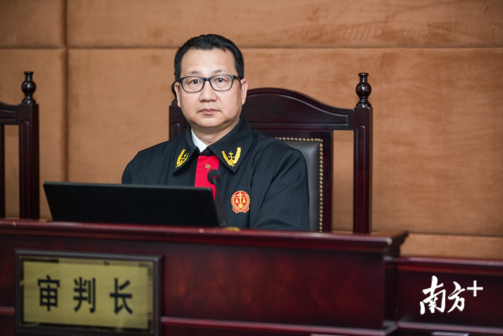 全国模范法官张松坚扎根基层25年办案4000多件无一错案