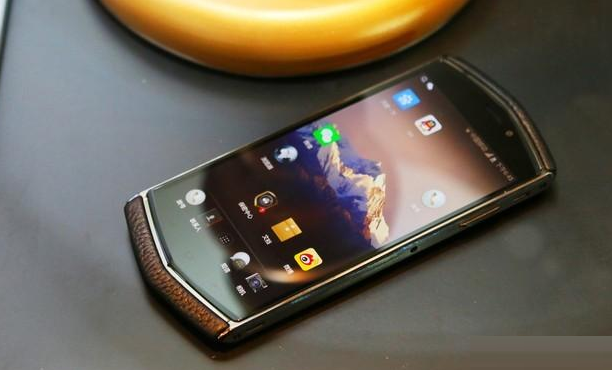 国产贵族手机价格跳水从12999跌至5999却依旧高价低配