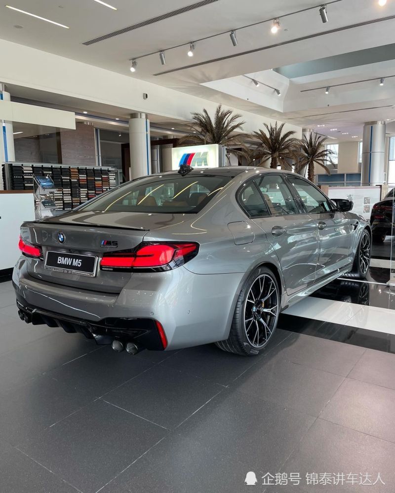 新bmwm5雷霆版多宁顿灰