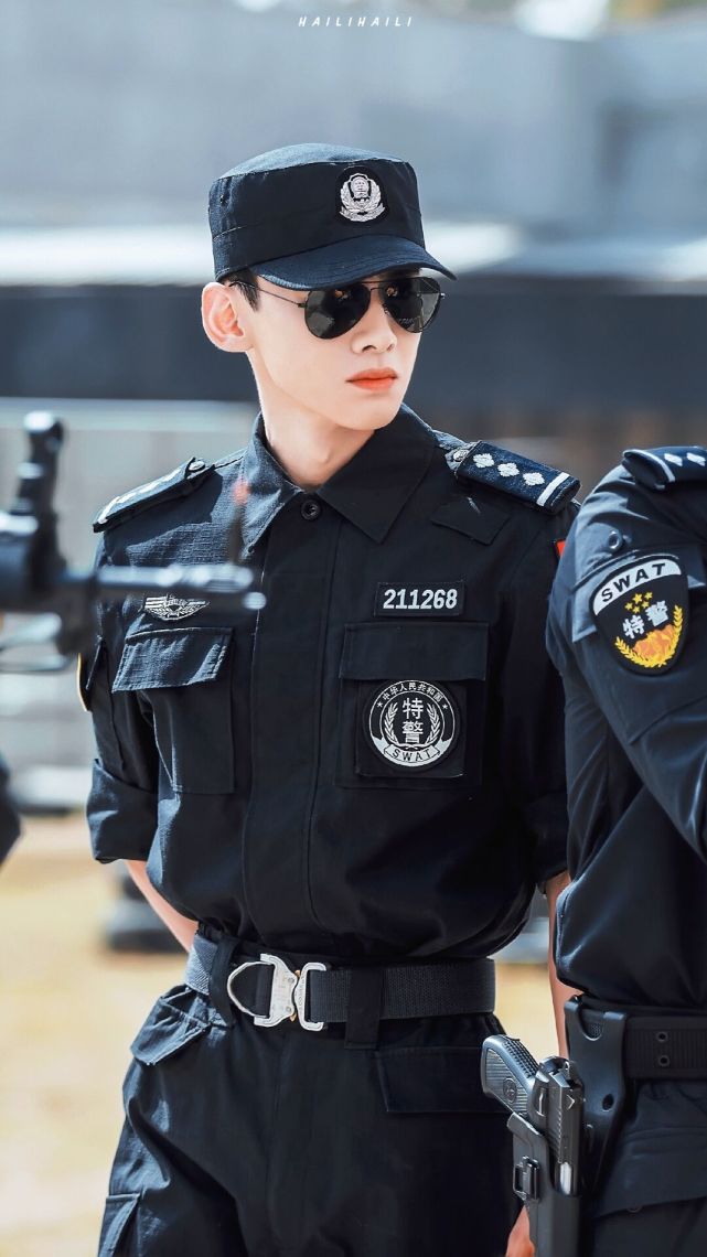 你是我的城池营垒剧中的制服白敬亭