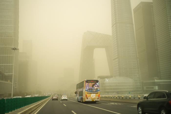 我国北方多地出现沙尘天气