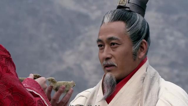 他是清朝一品大官却被英国人关押到印度扔进笼中当观赏物