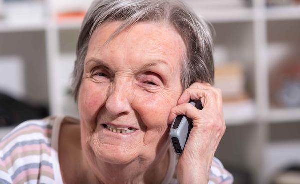 脑溢血|身体出现5个征兆，或是脑溢血的早期症状，及早发现，或能救命