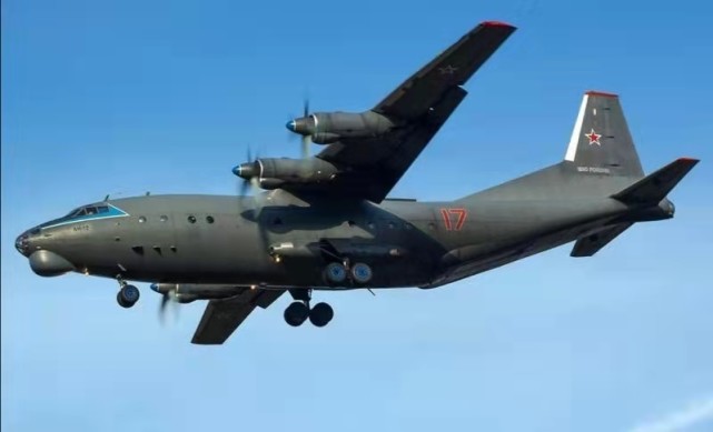 安-12运输机被北约称之为"幼狐",是前苏联安东诺夫设计局在安-10旅客