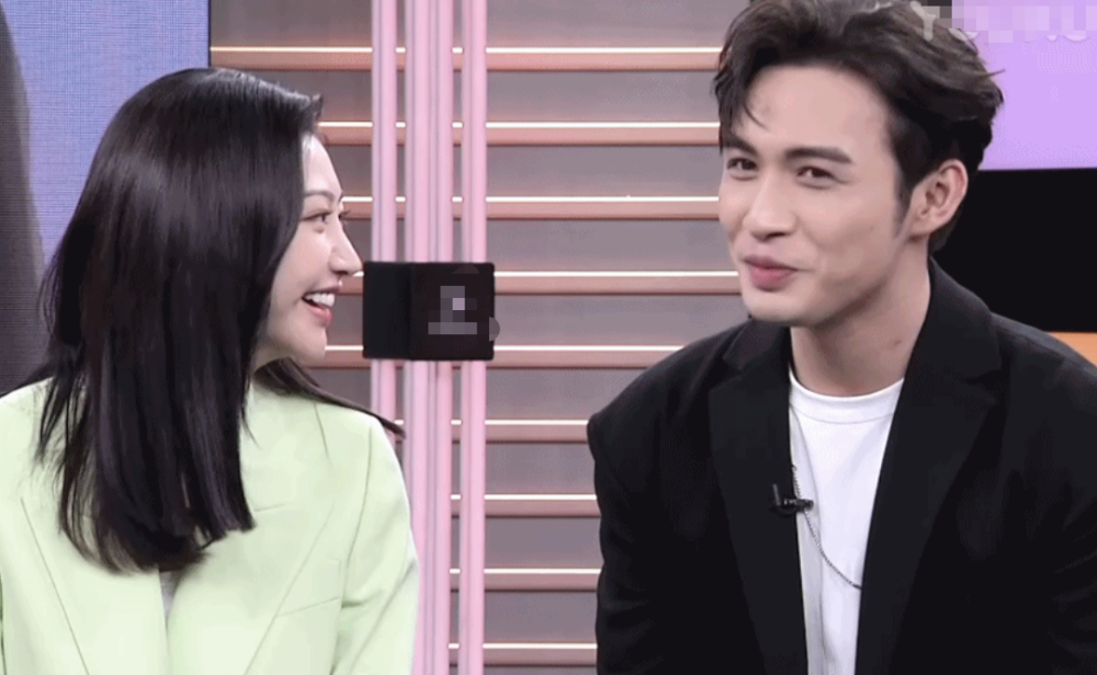 景甜张彬彬合体直播再现司藤秦放按唇杀互动太甜全程姨母笑