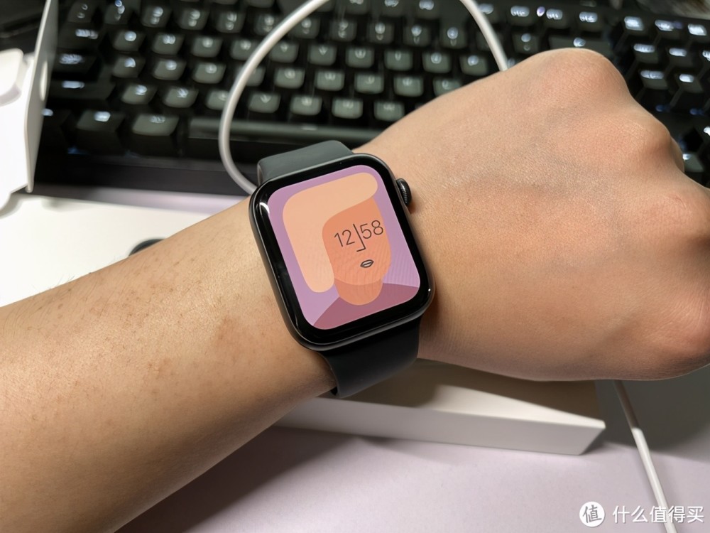 苹果applewatch6开箱简评四舍五入不要钱系列