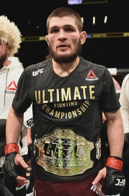 不过这也不是绝对的,比如29战全胜退役的"小鹰"哈比不,身高臂展都是