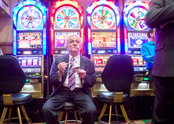 加拿大|79岁加拿大富商被捕：诱骗7000少女，飞中国打亿元针