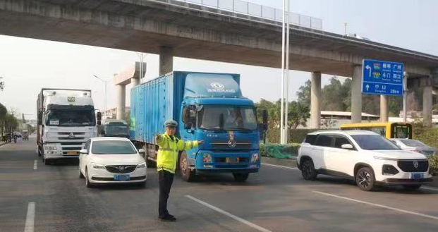 上千司机没看路上这块牌吃罚单 遍布珠海大道 港湾大道 105国道 腾讯新闻