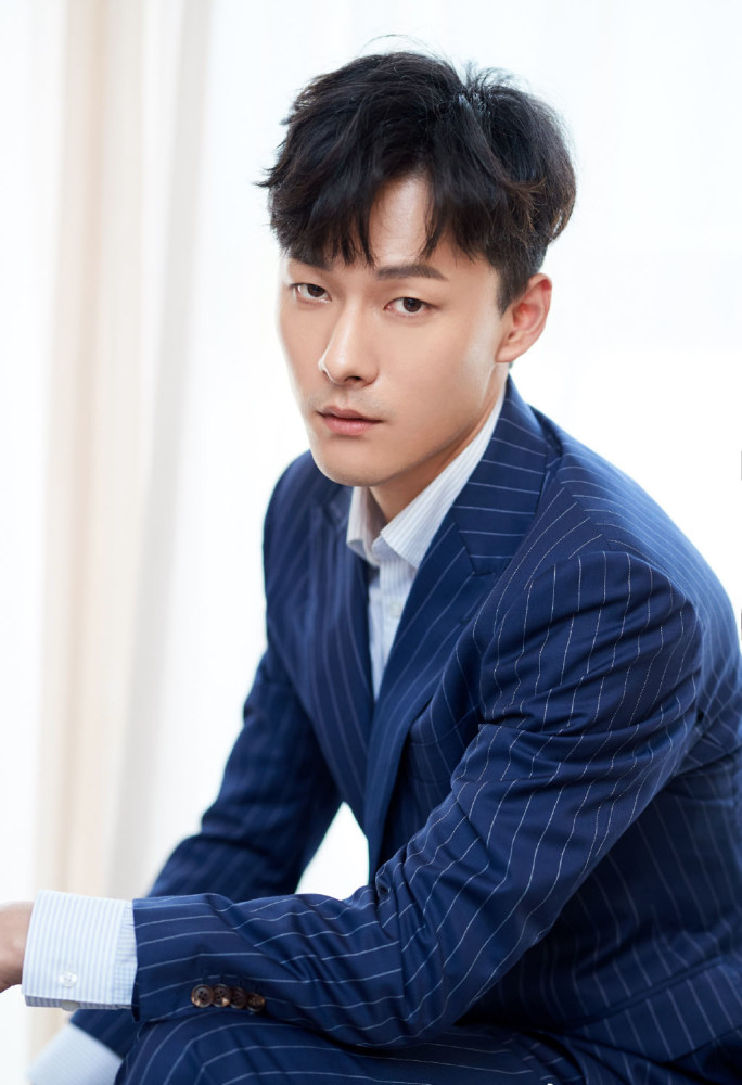 真男人张雨剑承认了与吴倩已婚有女儿法律手续齐全