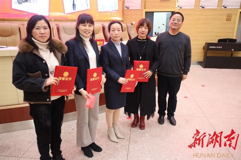 益阳市梓山湖学校:53万元重奖教师,抛出教育教学"重彩"