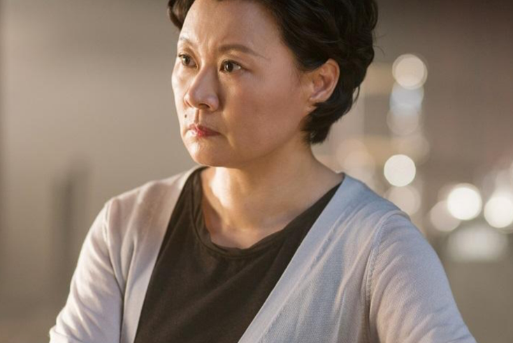 赵海燕罕晒与老公亲密照,两人在戏里隔一辈,22岁儿